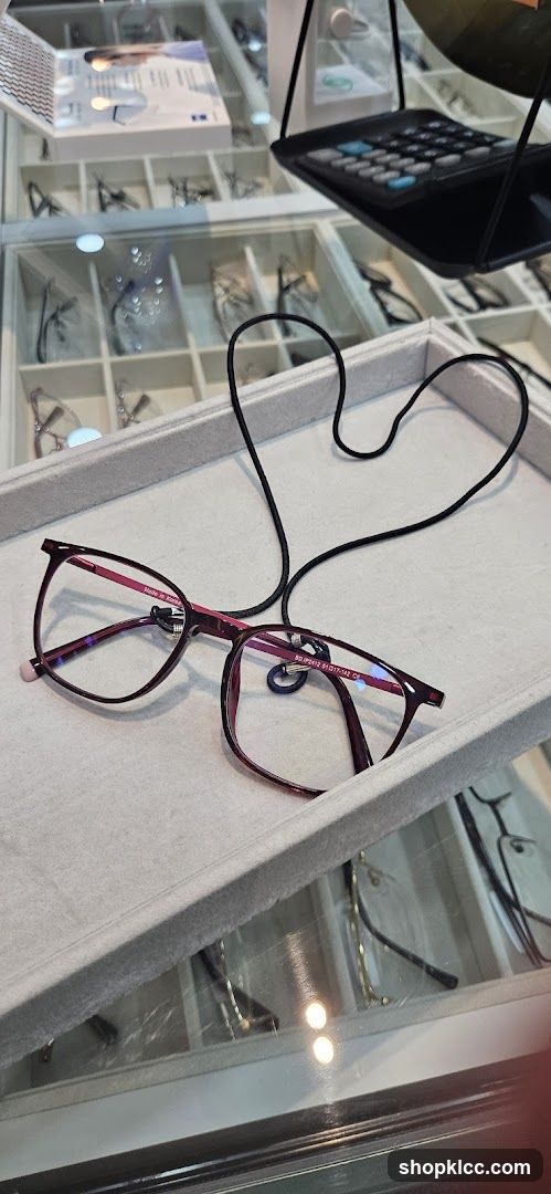 Eyeglasses Display