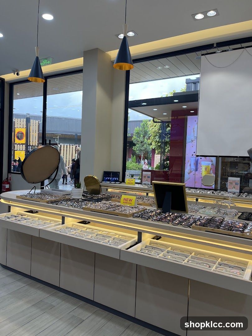 Eyeglass Display