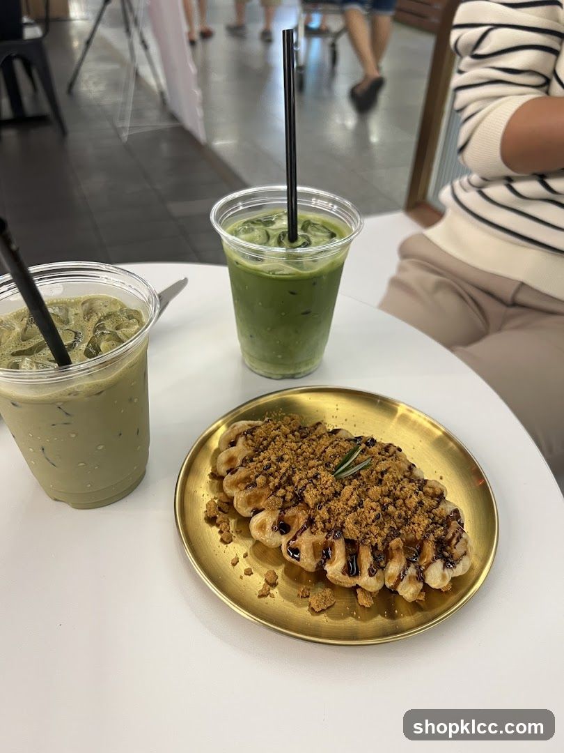 Matcha Drinks and Waffle