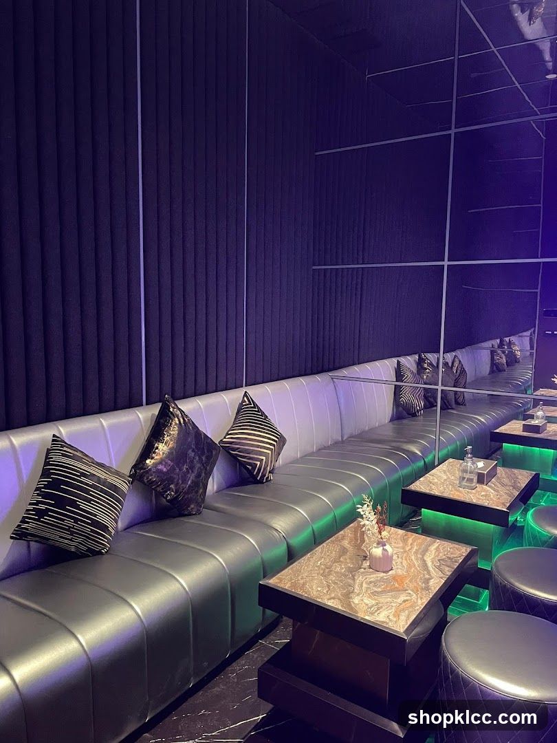Modern Lounge Seating