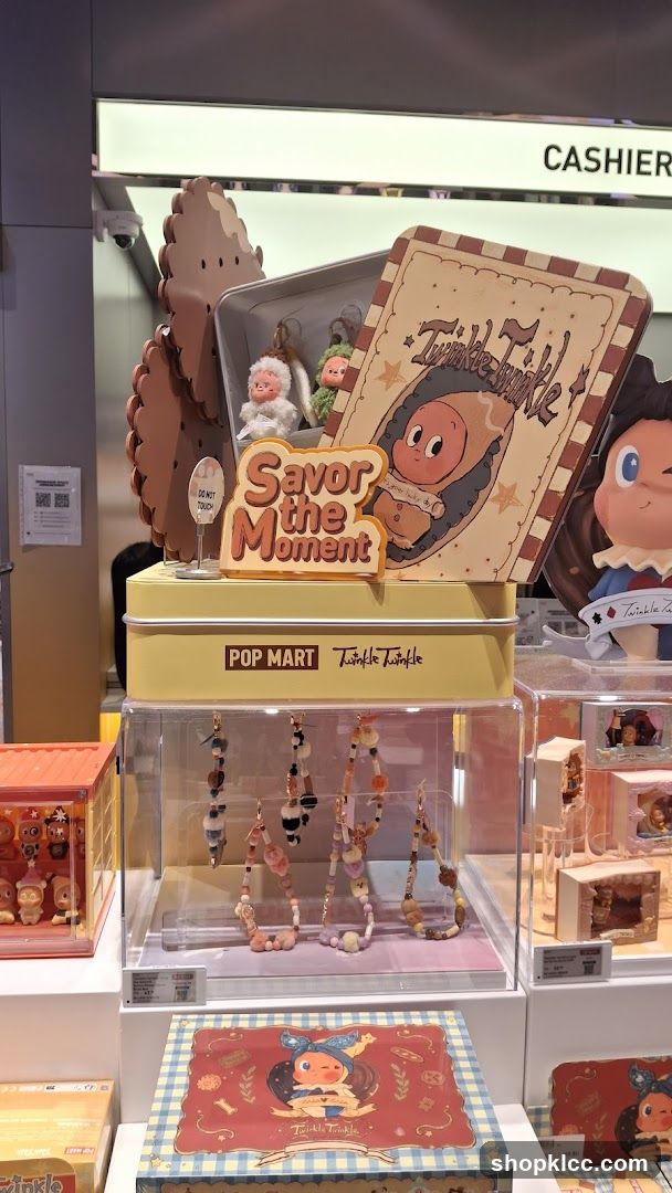 Pop Mart Twinkle Twinkle Display