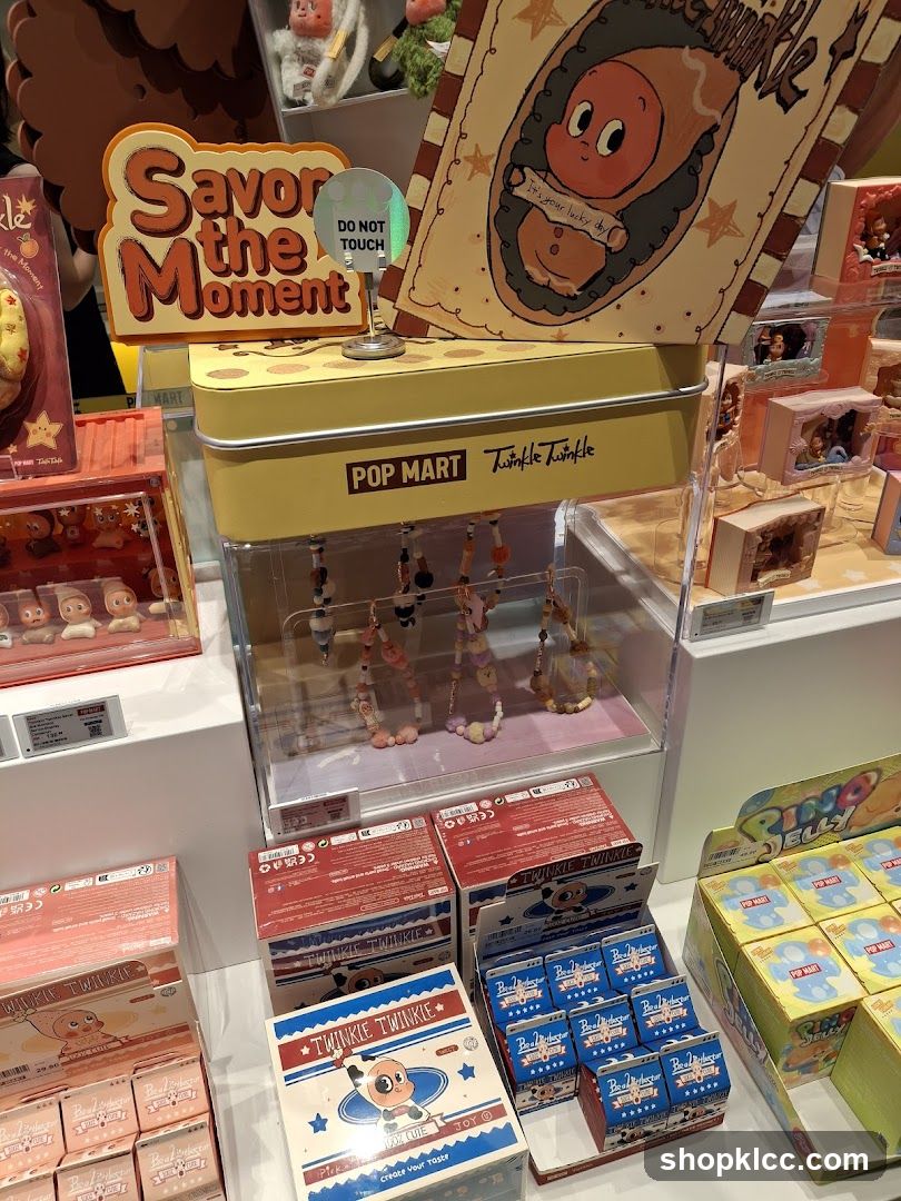 POP MART Display