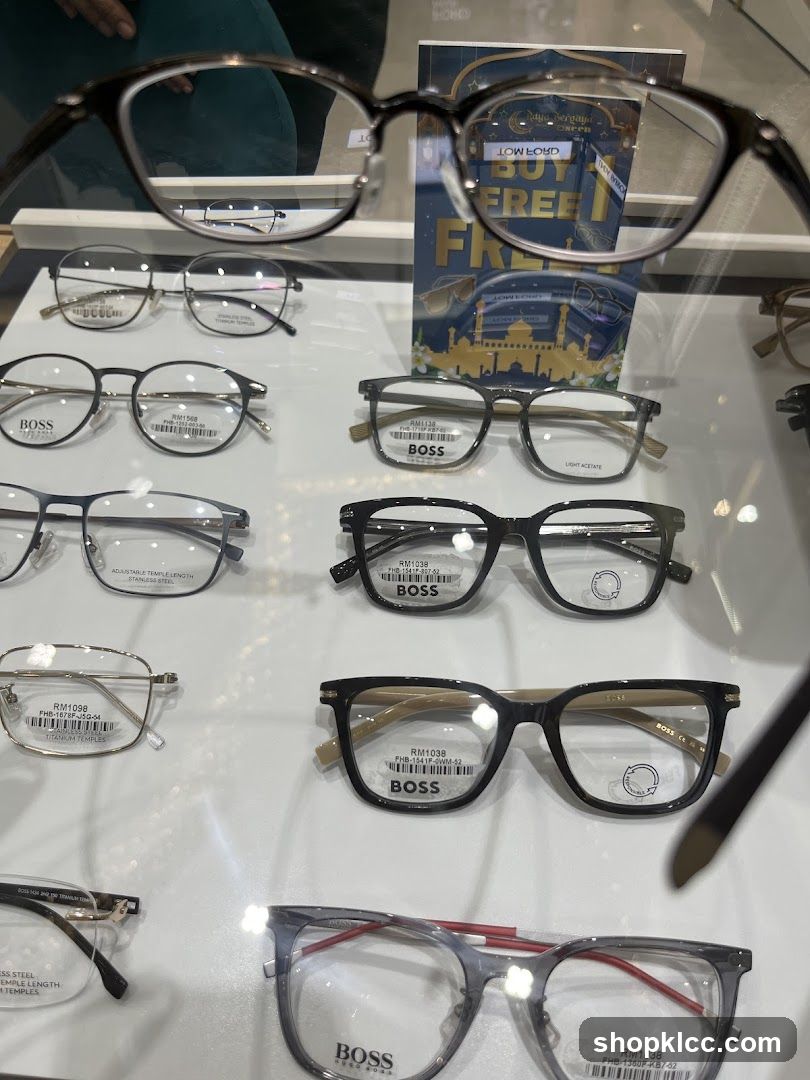 Eyeglasses Display