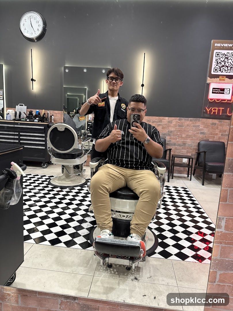 Huuk Barbershop