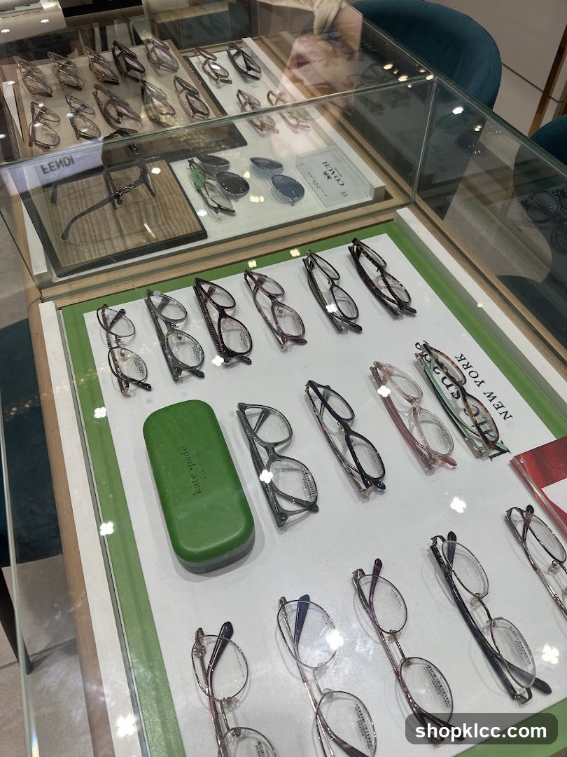 Eyeglasses Display