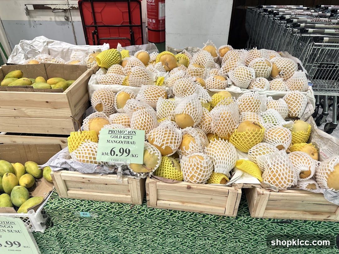 Mangoes on Display