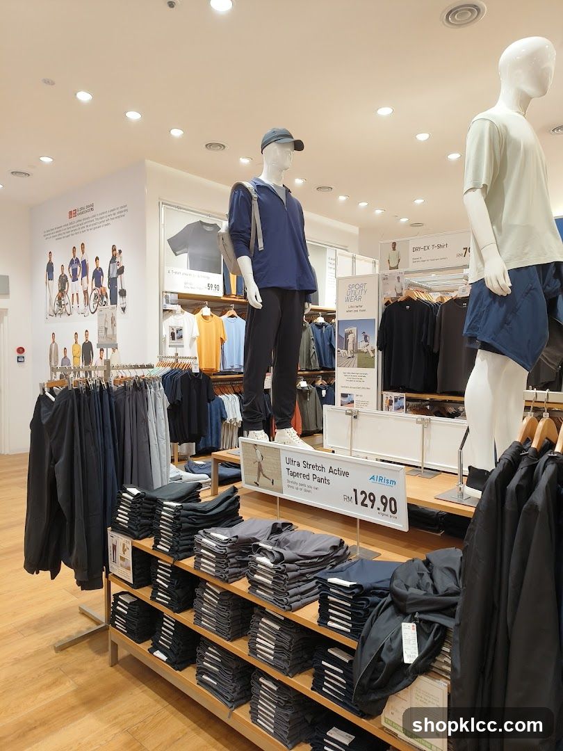 Uniqlo Store Display