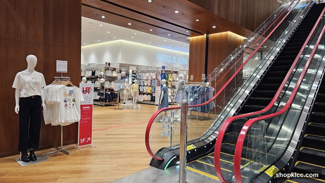 Uniqlo Kids Store Interior