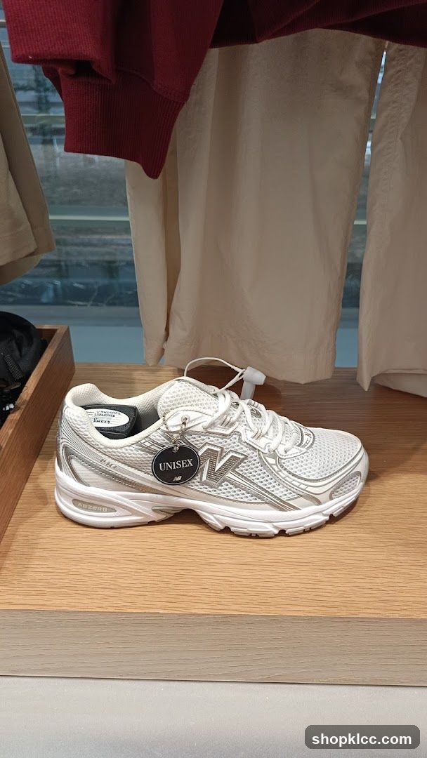 New Balance Sneaker