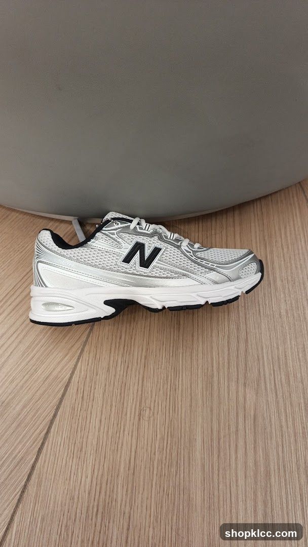 New Balance Sneaker