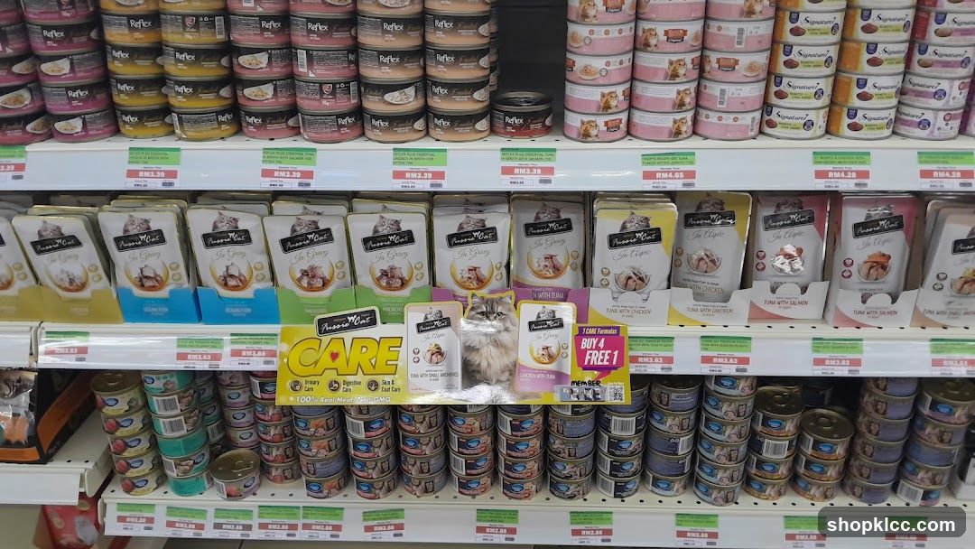 Pet Food Aisle