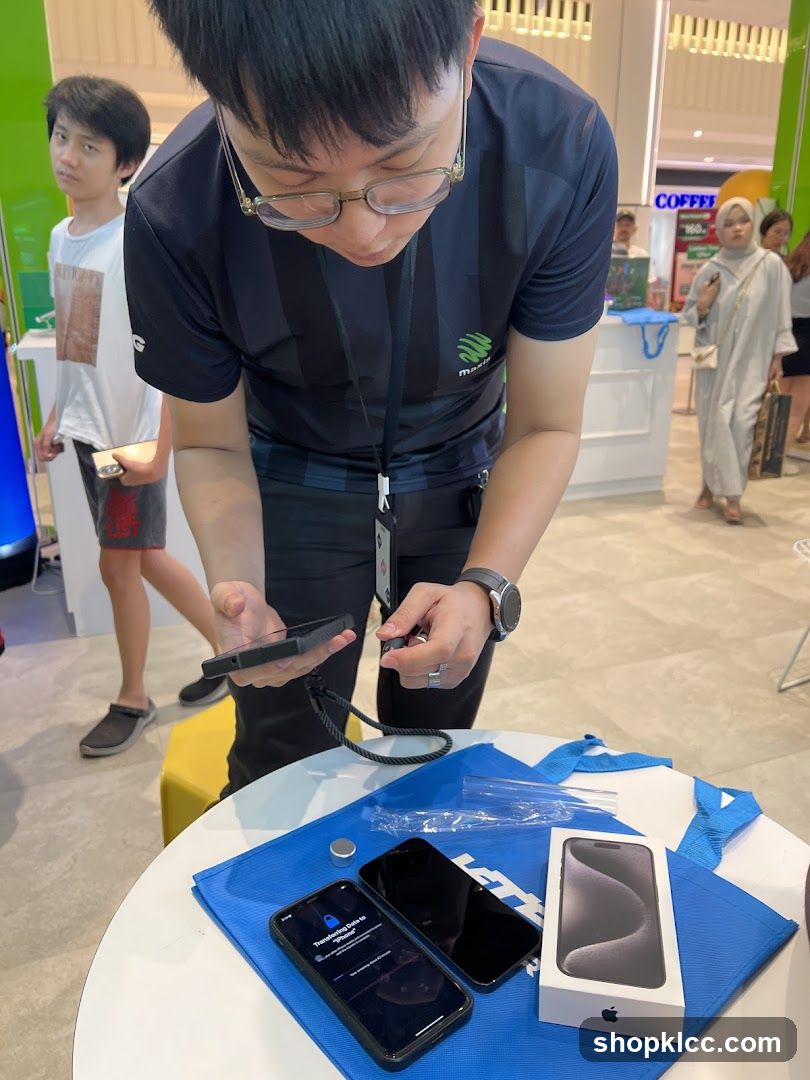 Demonstrating iPhone Data Transfer