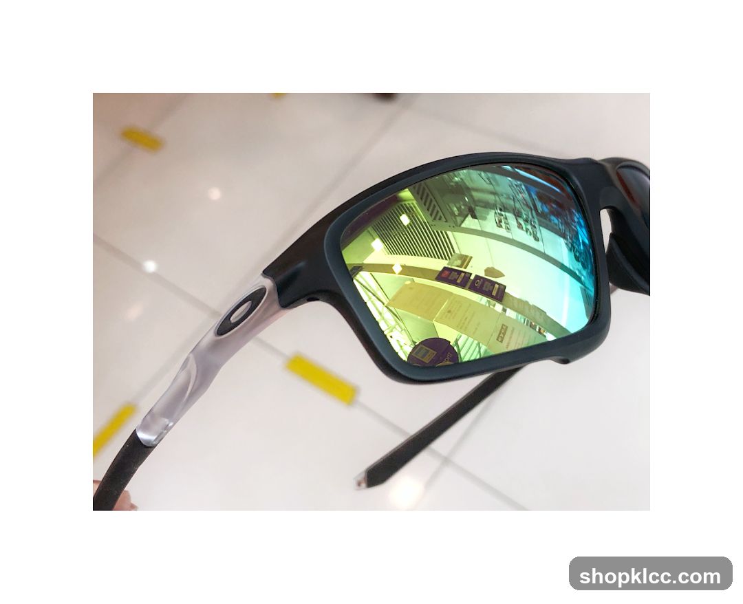 Oakley Sunglasses Reflection