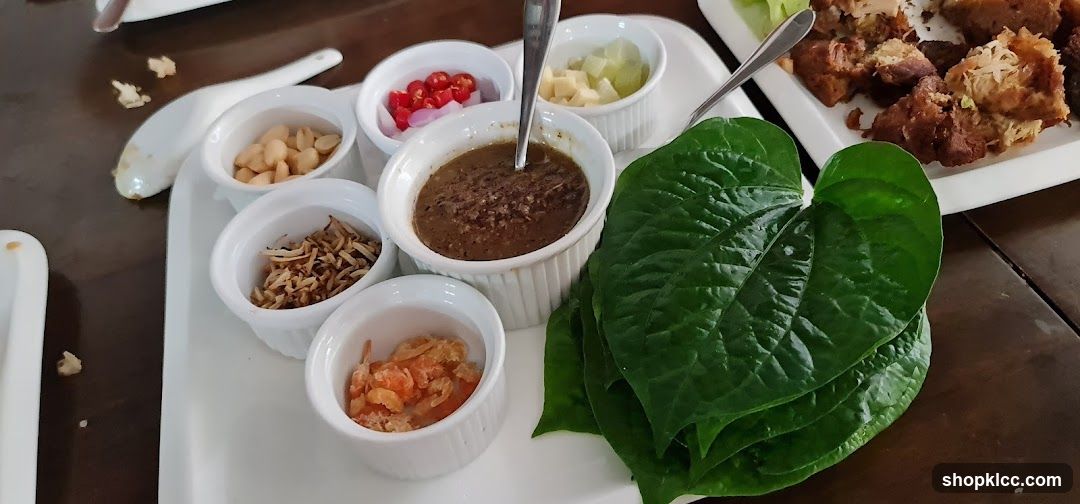 Dipping Sauce and Ingredients