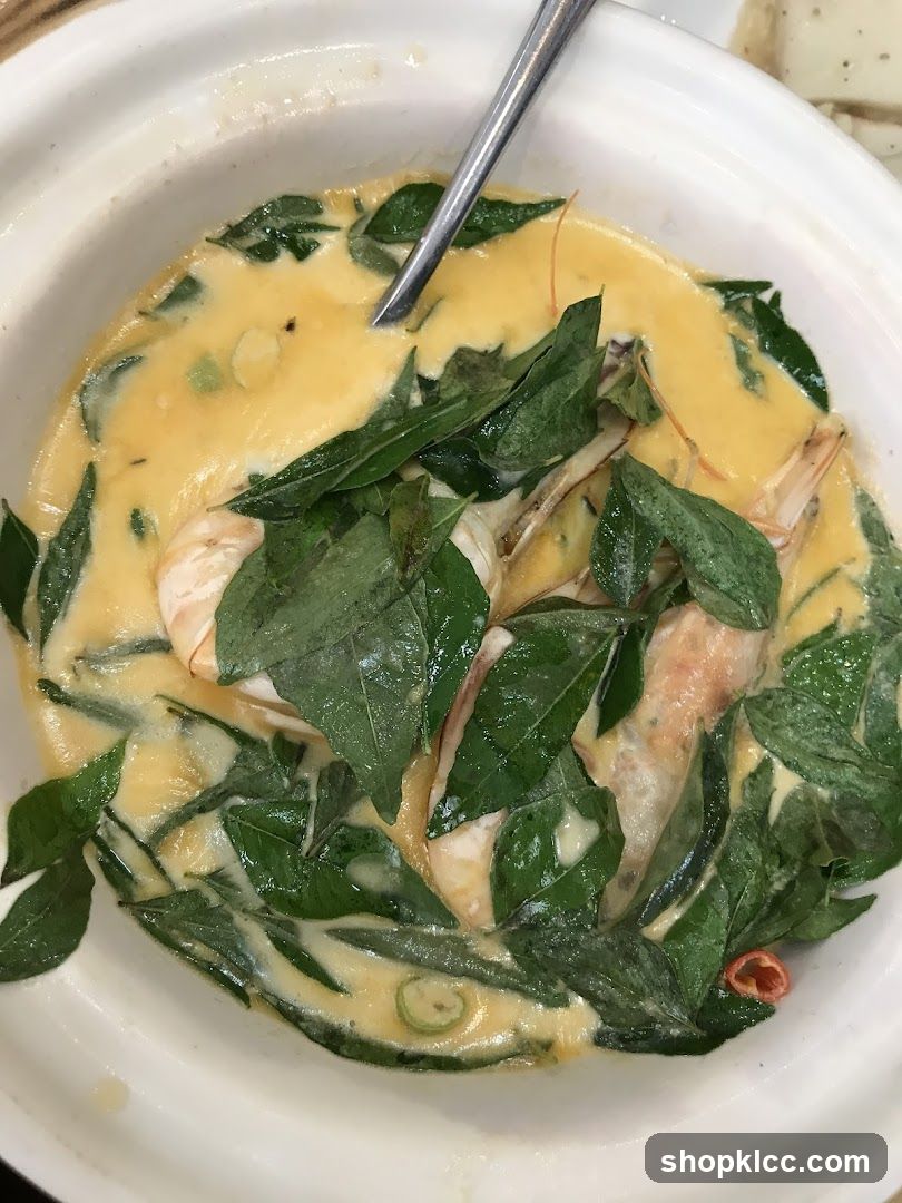 Prawns in creamy sauce with herbs