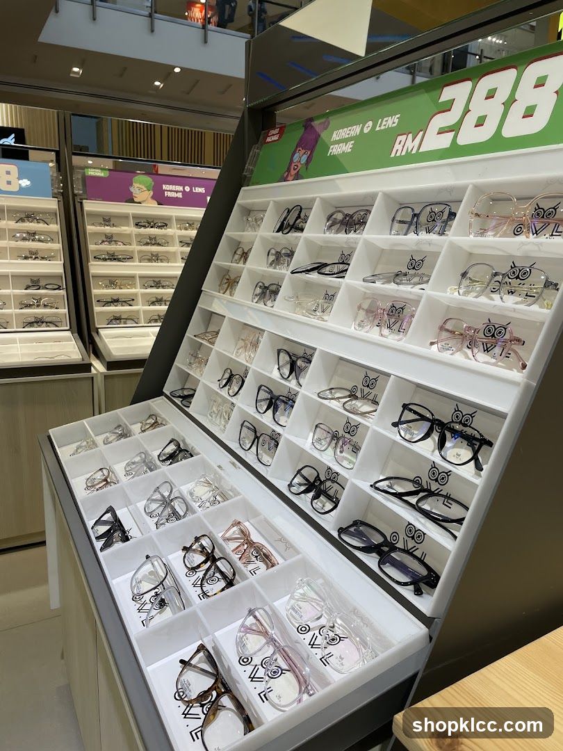 Eyeglasses Display