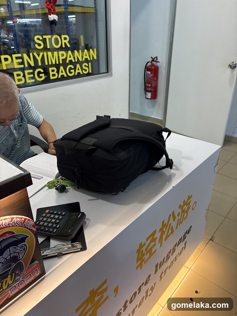 Luggage Storage Counter