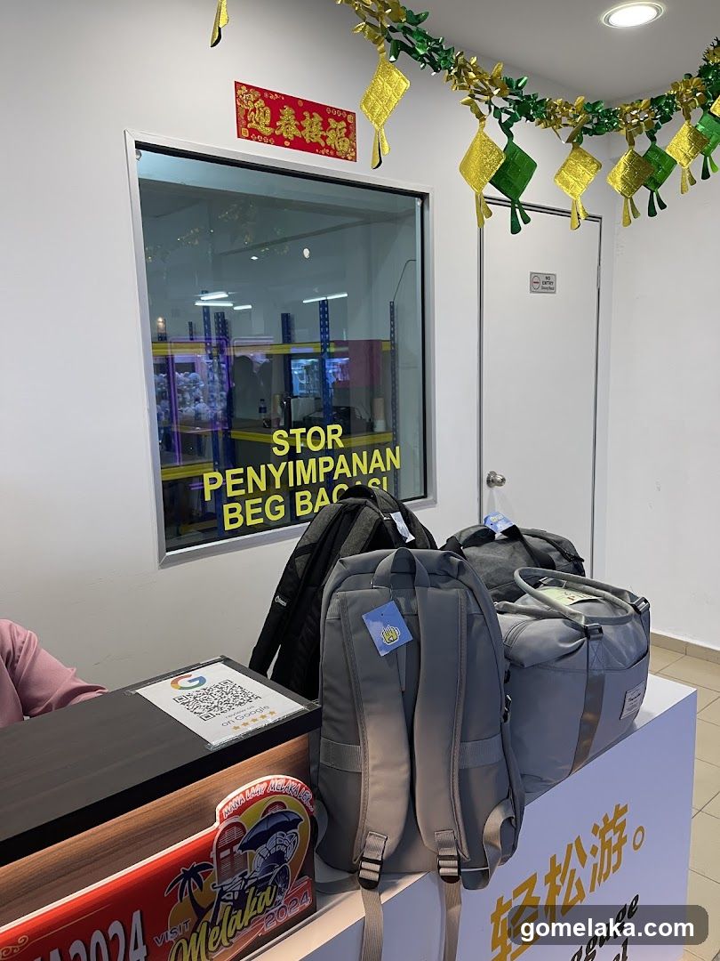 Luggage Storage Counter Interior