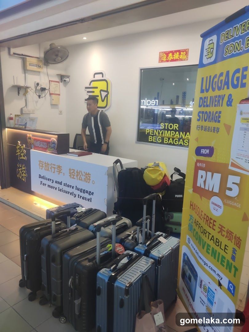 Luggage Delivery & Storage Shop Interior