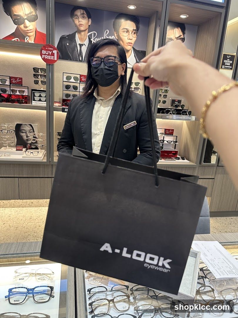 Eyewear Store