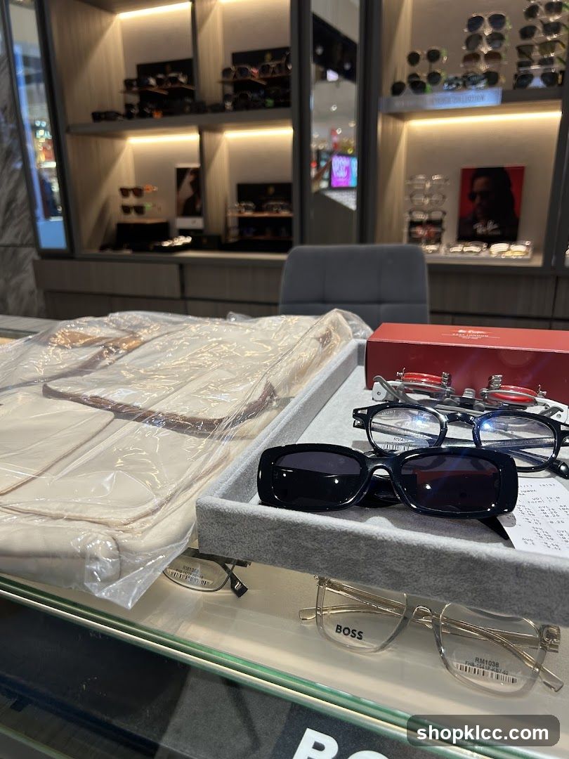 Eyeglasses Display