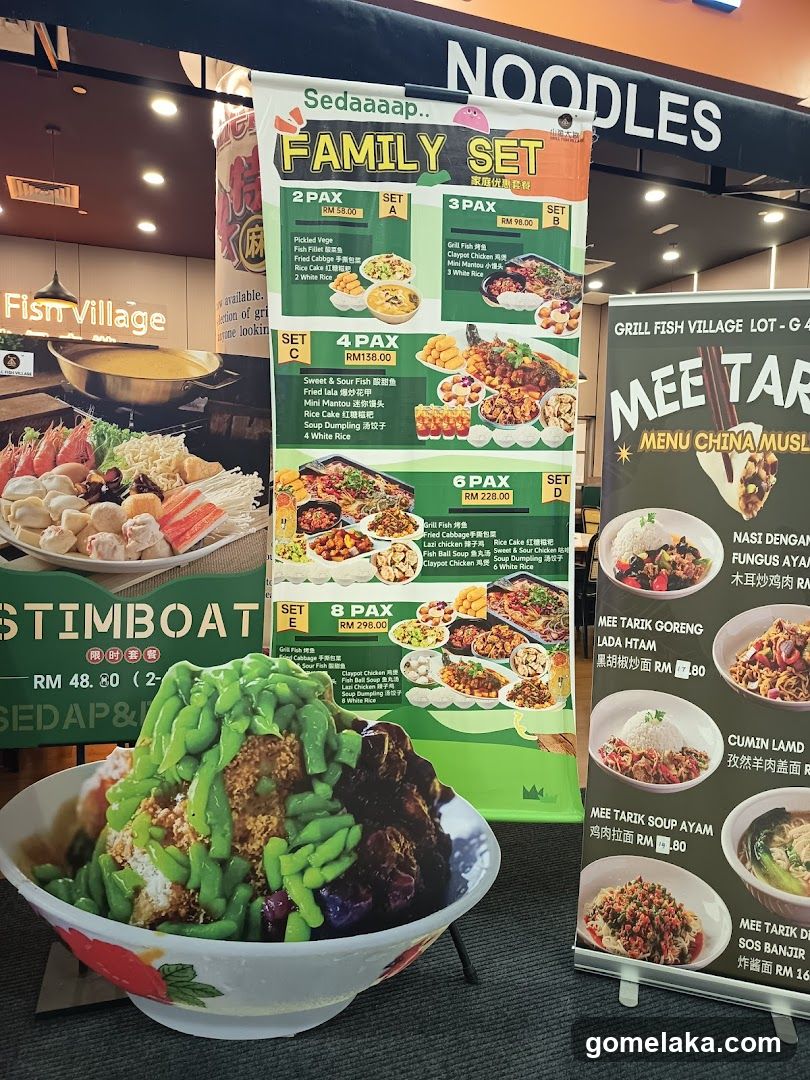Food Display with Menu Boards