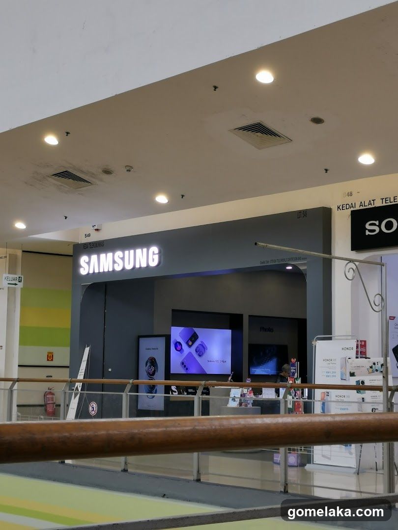 Samsung Store Interior View