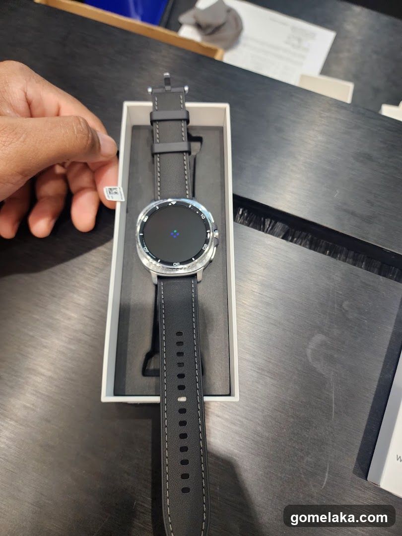 Smartwatch in Box