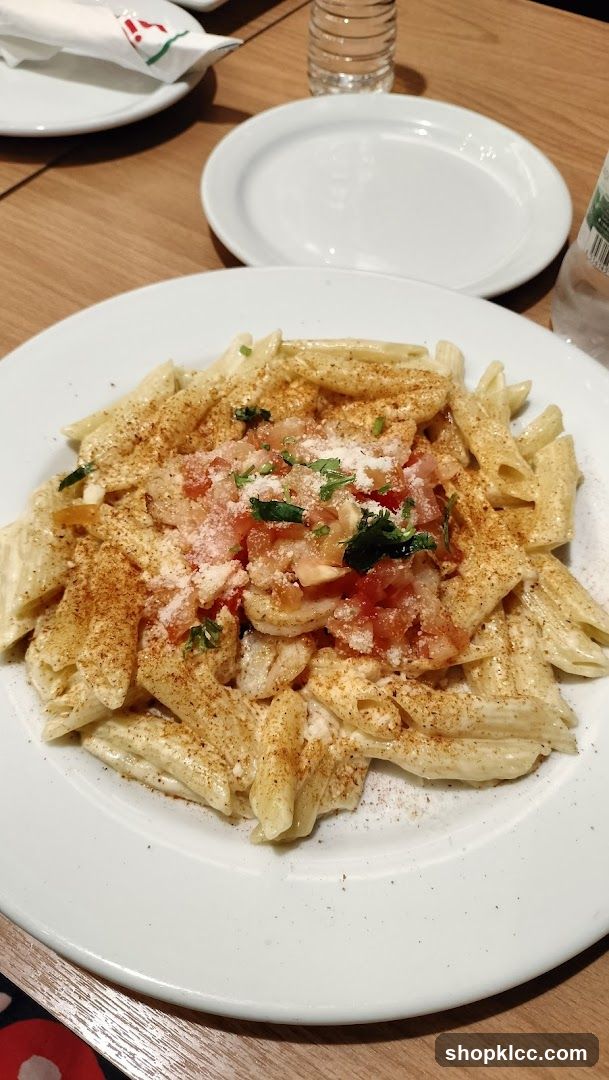 Penne Pasta with Tomato and Cheese