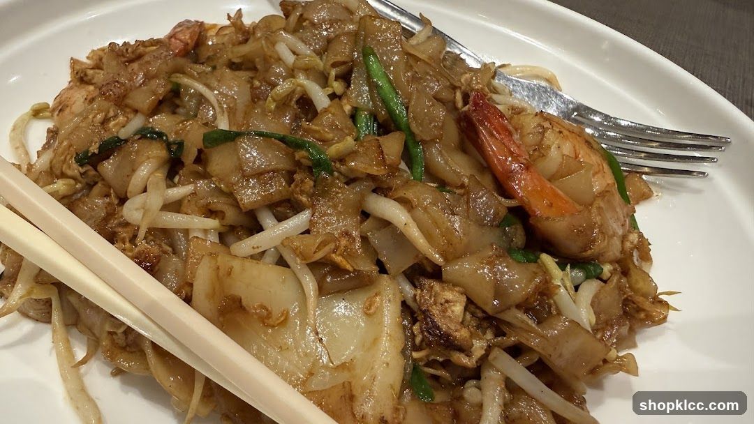 Shrimp Fried Rice Noodles with Bean Sprouts and Green Onions