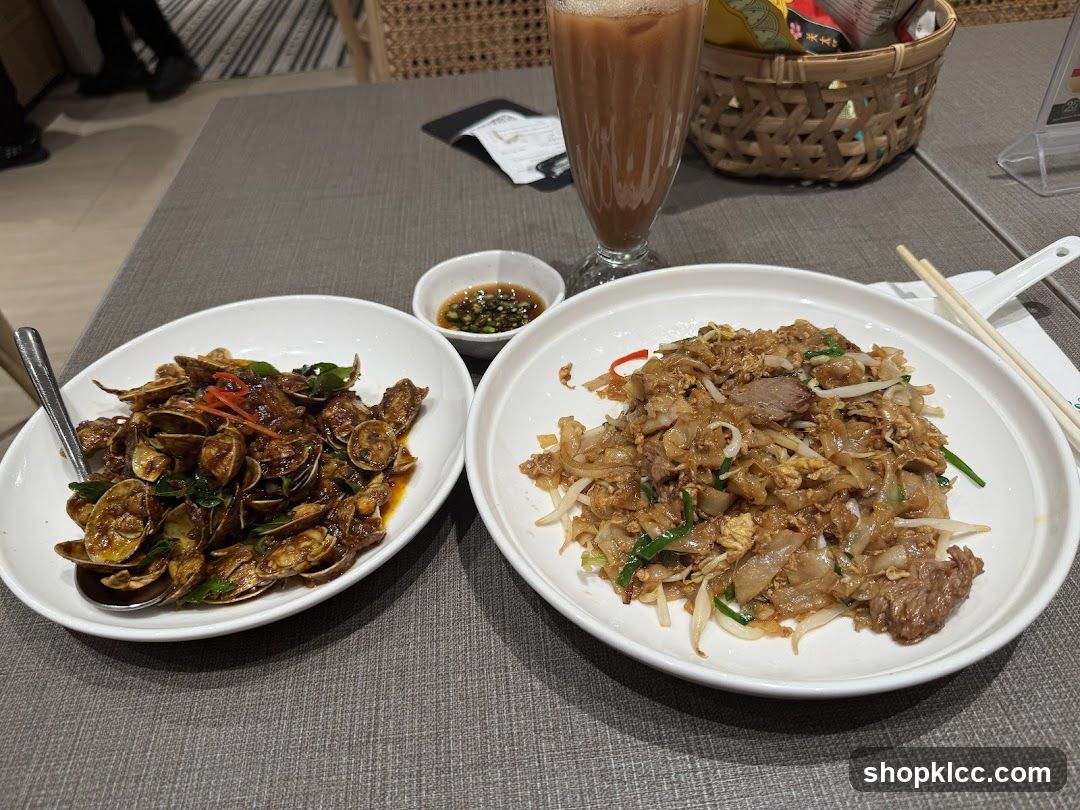 Clam Chow Mein and Pad See Ew Meal