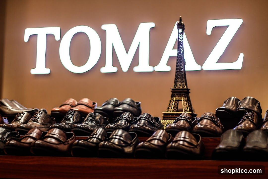 TOMA Z Shoes Display