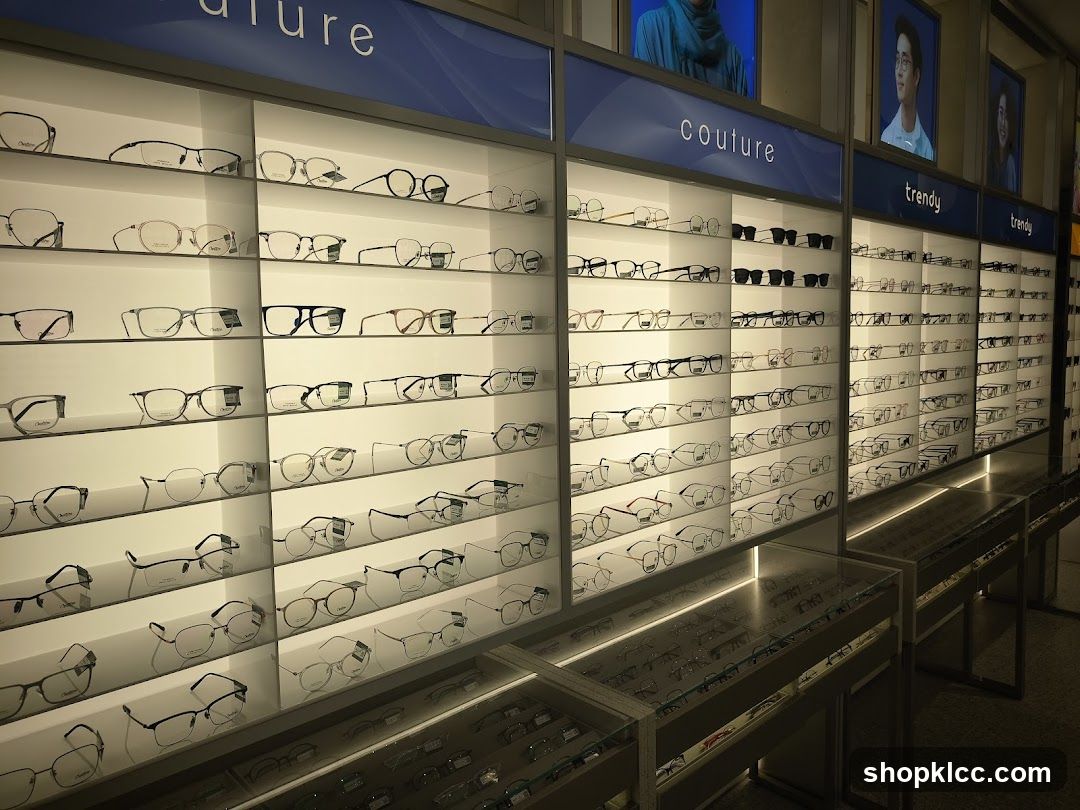 Eyeglasses Display