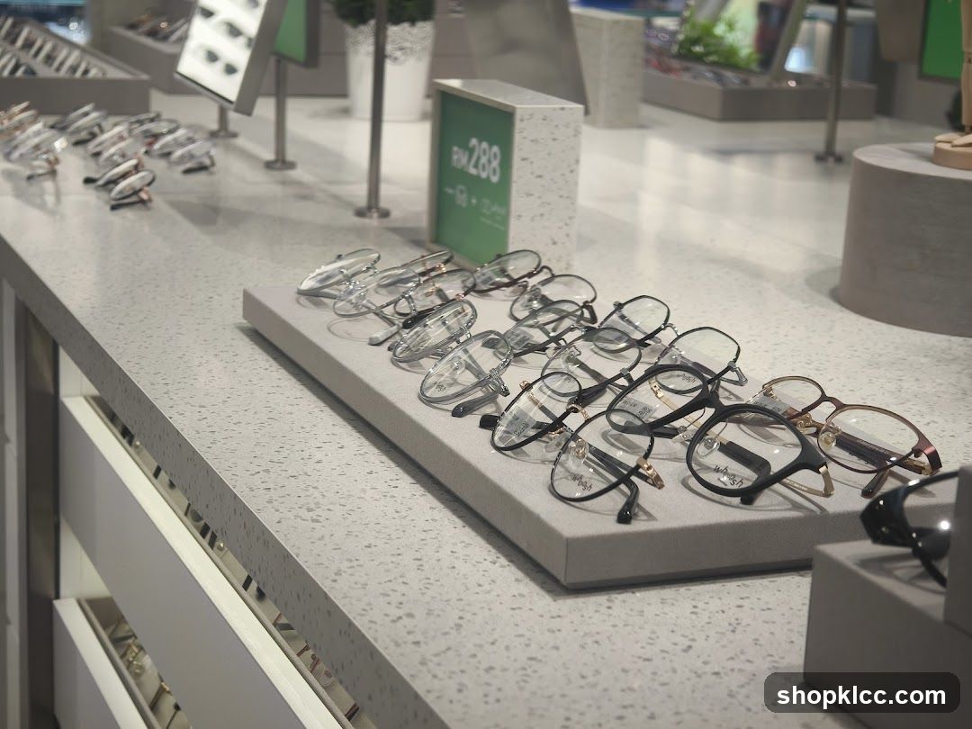 Eyeglasses Display