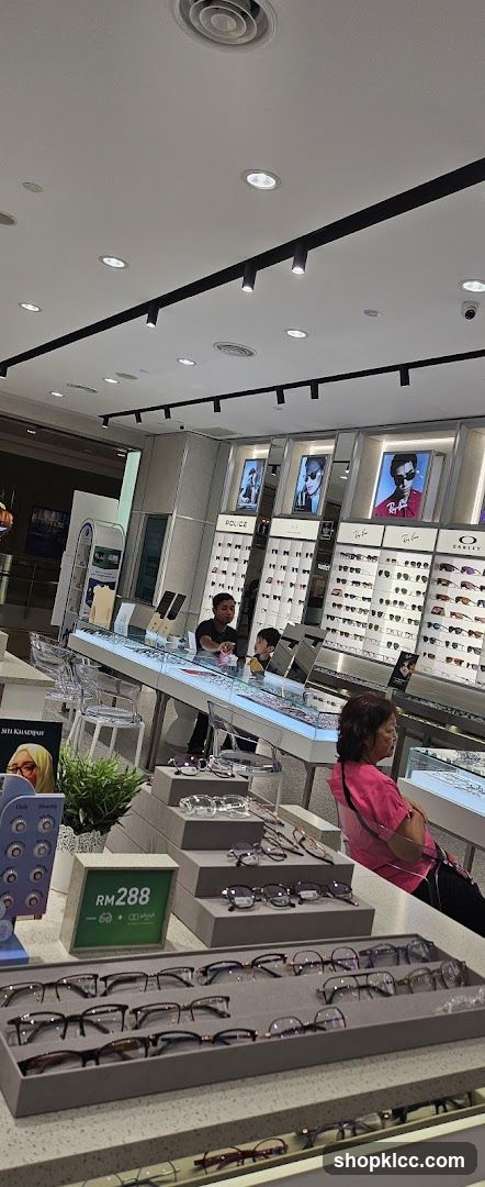 Eyewear Store Display