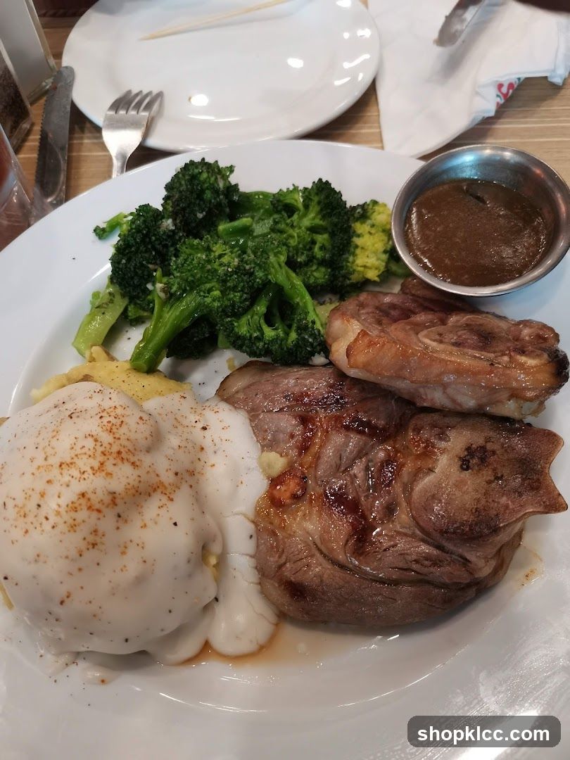 Lamb Chops with Mashed Potatoes and Broccoli