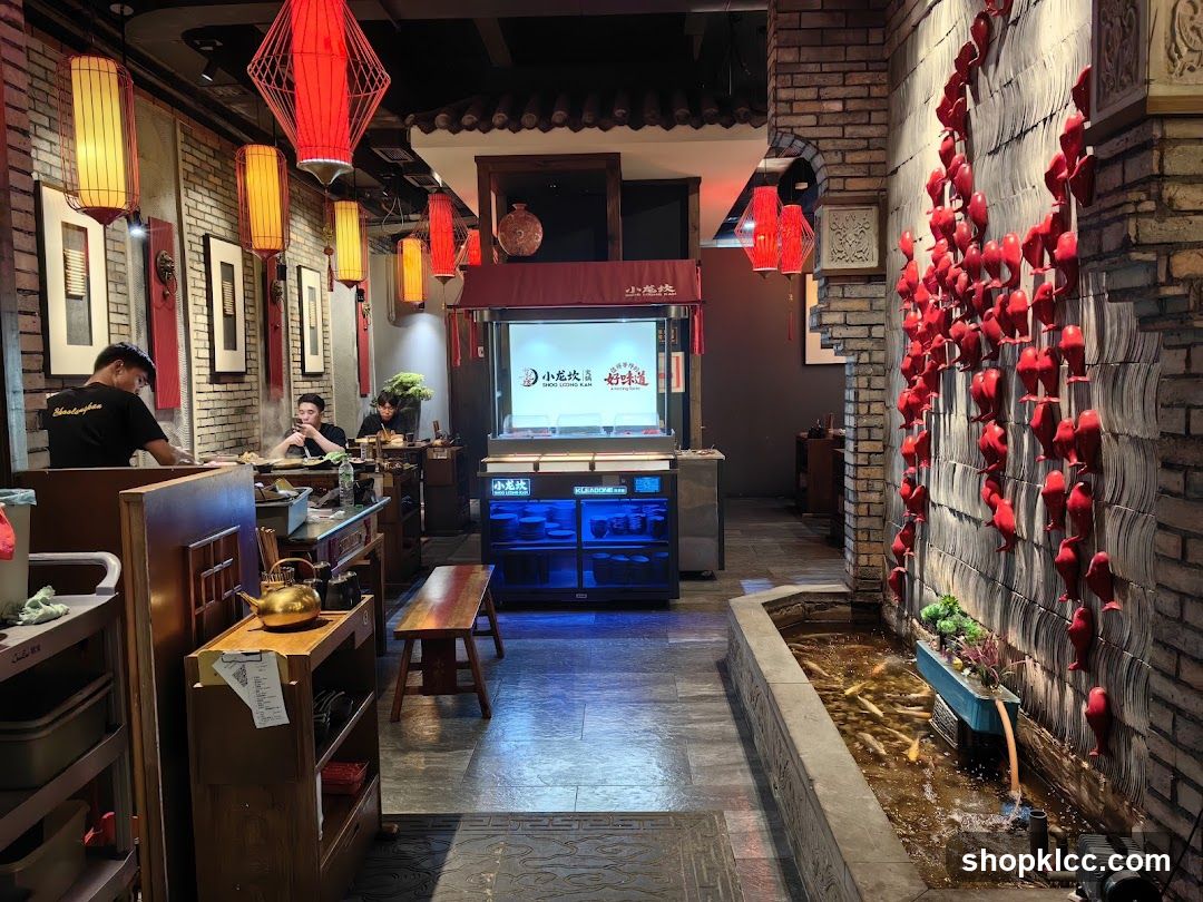 Traditional Chinese Restaurant Interior