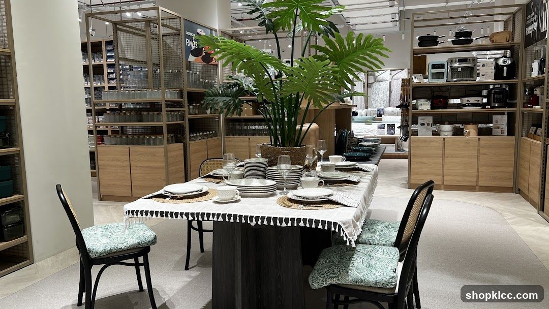 Dining Table Display