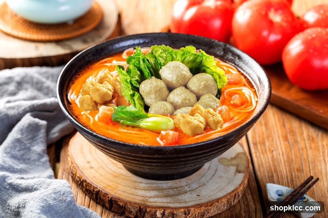 Tomato Soup with Meatballs and Tofu