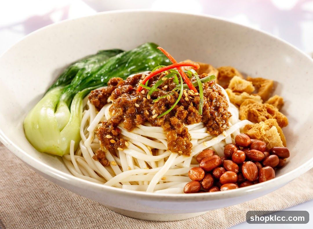 Noodles with Minced Meat and Vegetables