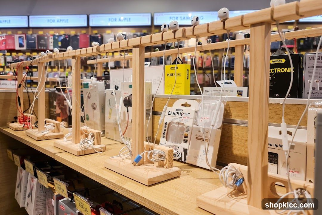 Electronics Display Shelf