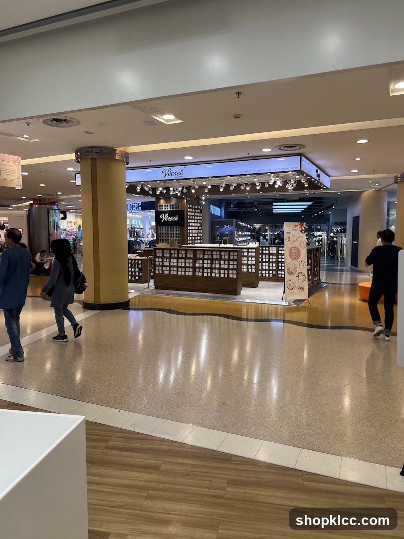 Veesee Store in a Mall