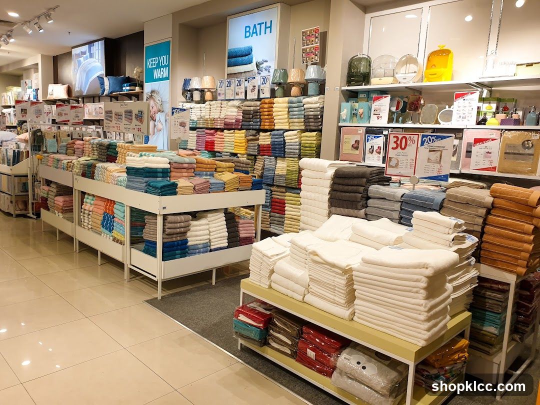 Home Goods Store Display