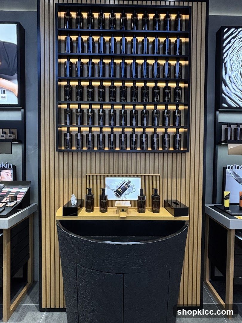 Cosmetic Display