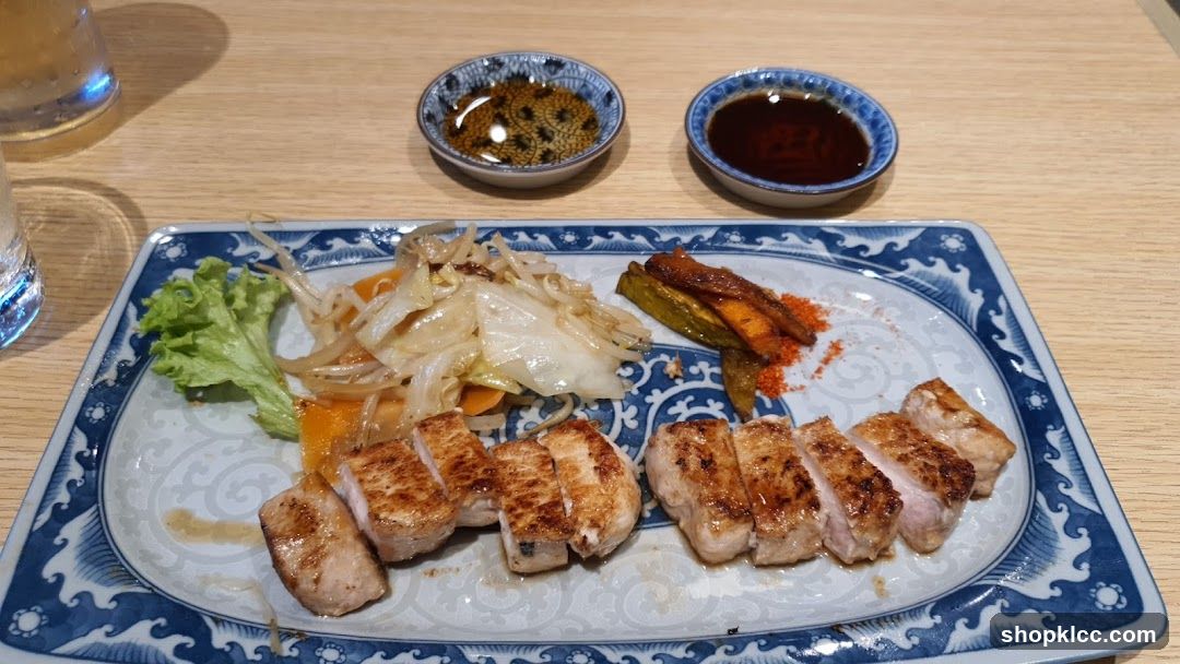 Grilled Pork Slices with Side Dishes