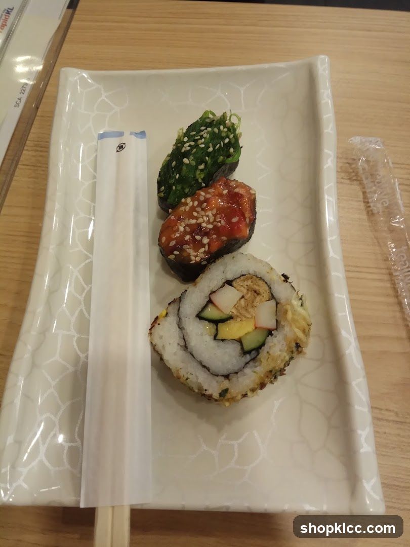 Sushi Plate with Three Pieces