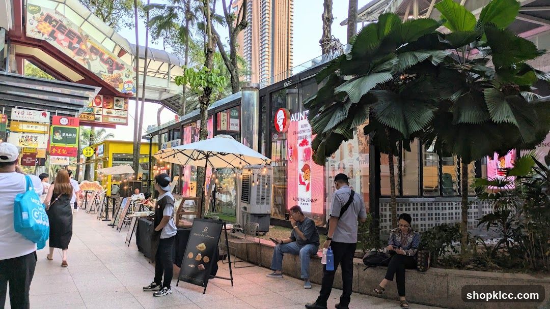 Outdoor Food Stalls and Shops