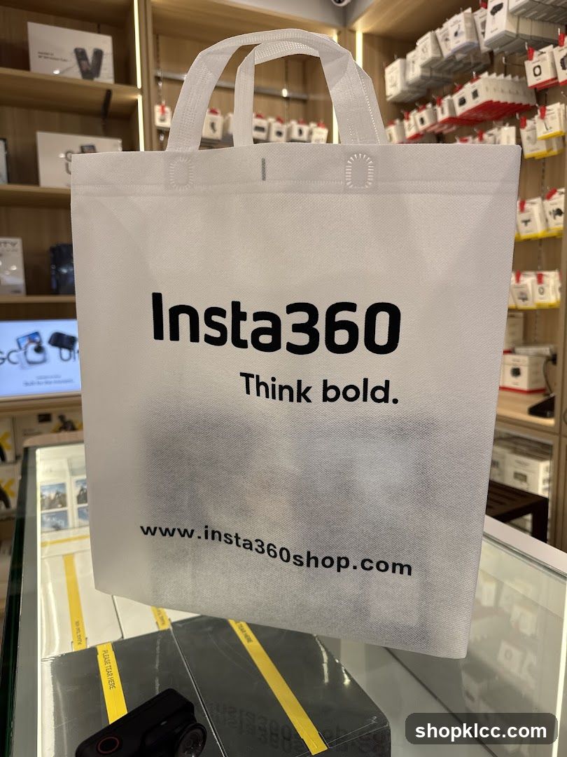 Insta360 Shop Interior