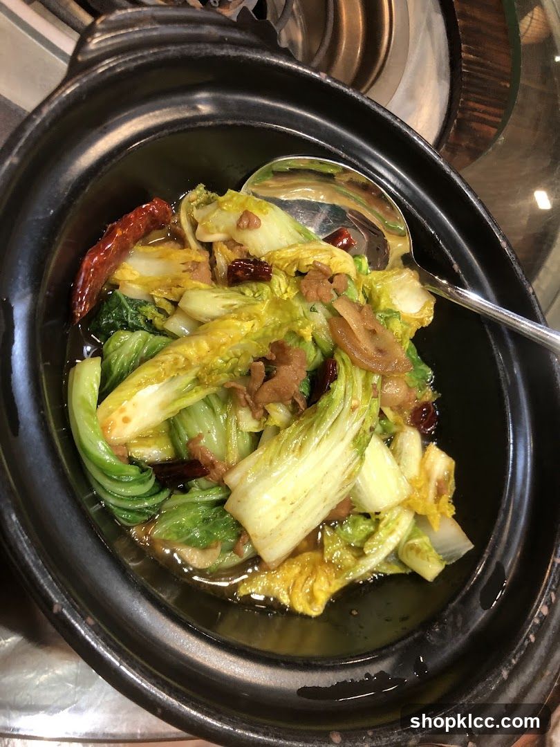 Stir-fried Napa Cabbage with Dried Chilies and Meat