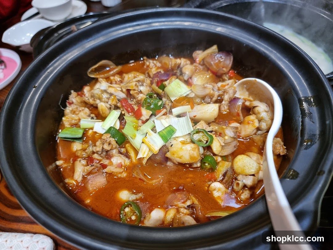 Stir-fried Frog with Chili and Scallions in Clay Pot